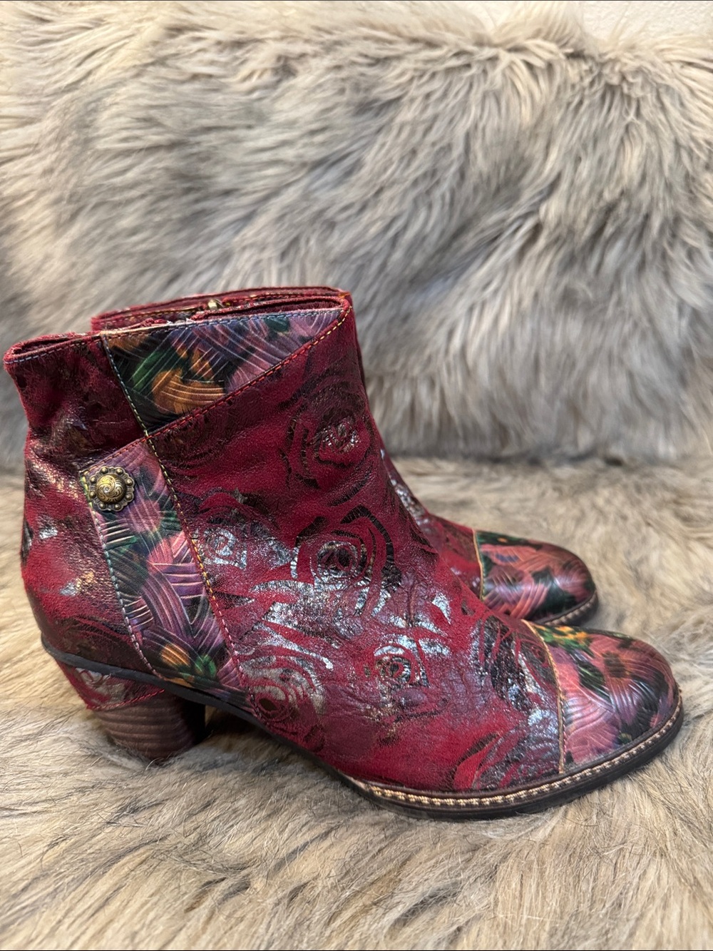 L'ARTISTE Waterlily Burgundy Floral Print Ankle Booties Size 40